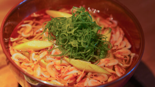 MUTO sendagayaの桜海老とトリュフオイルのお蕎麦の写真
